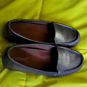 Vionic Shoes Size 7.5 - Debbie Metallic Loafer